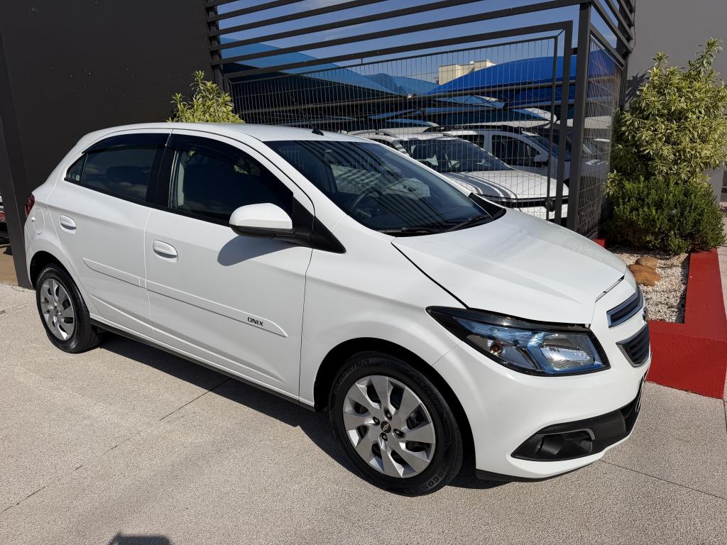 CHEVROLET Onix Hatch