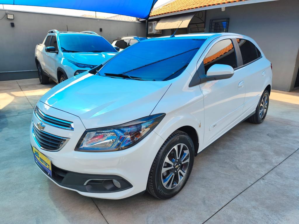 CHEVROLET Onix Hatch - Foto