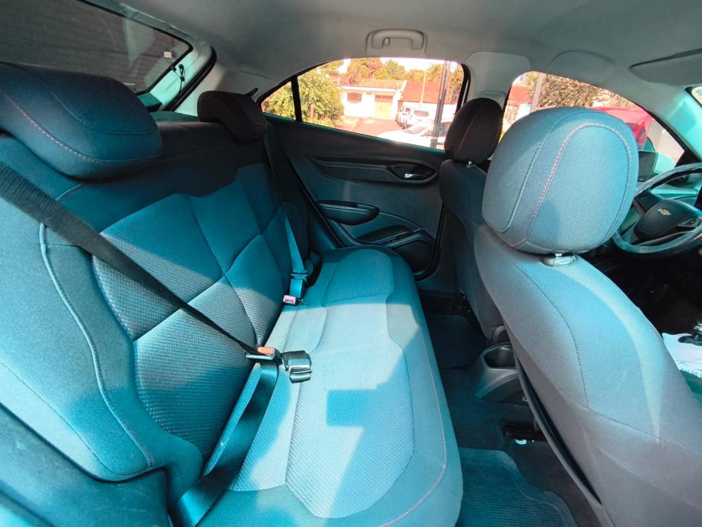 CHEVROLET Onix Hatch - Foto