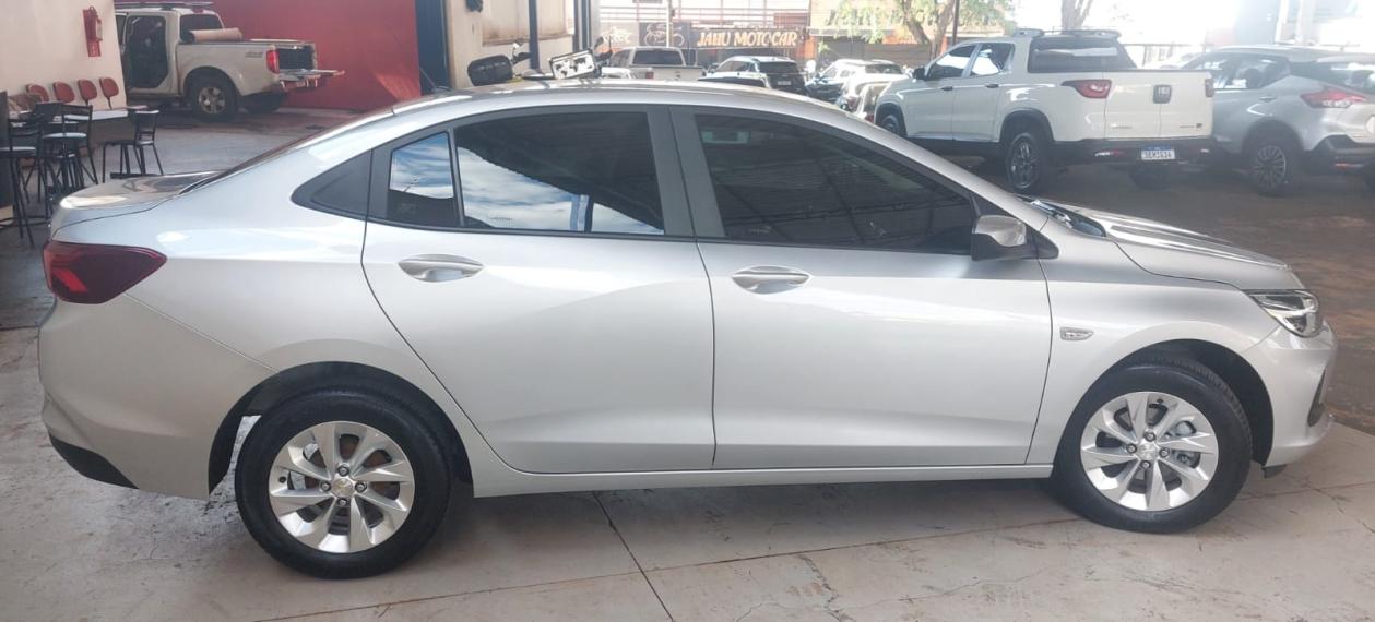 CHEVROLET Onix Hatch - Foto