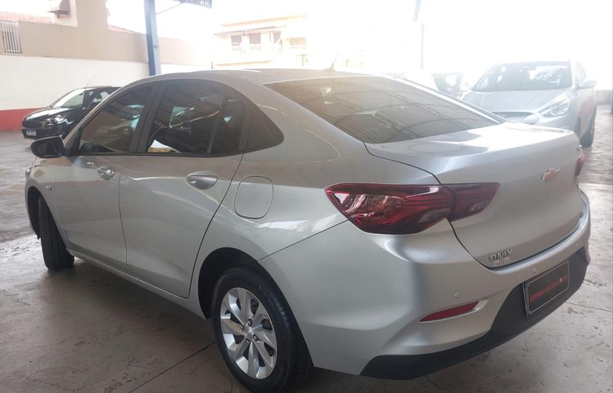 CHEVROLET Onix Hatch - Foto