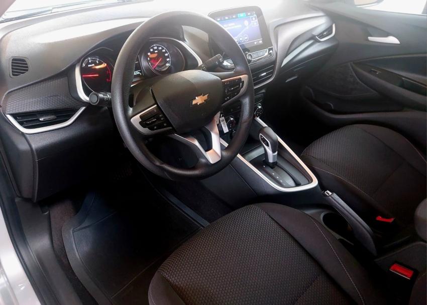 CHEVROLET Onix Hatch - Foto