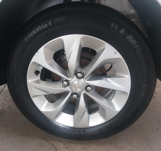 CHEVROLET Onix Hatch - Foto