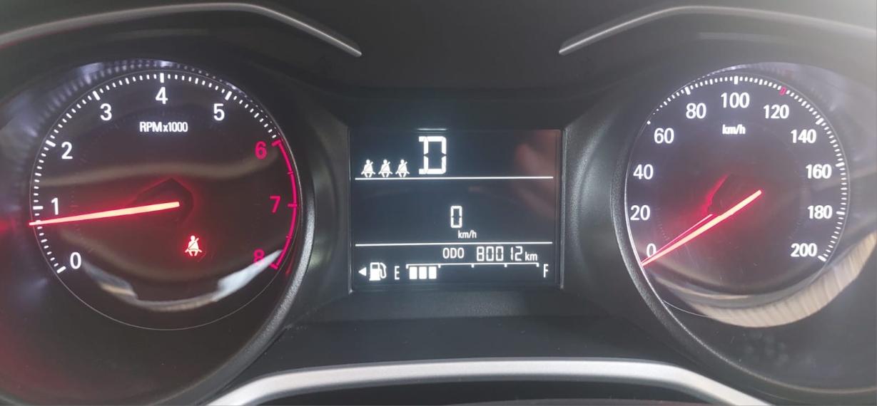 CHEVROLET Onix Hatch - Foto