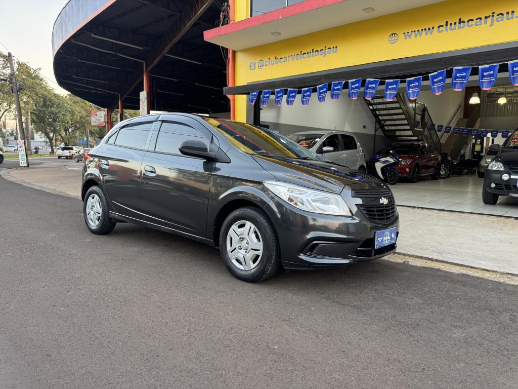 CHEVROLET Onix Hatch - Foto