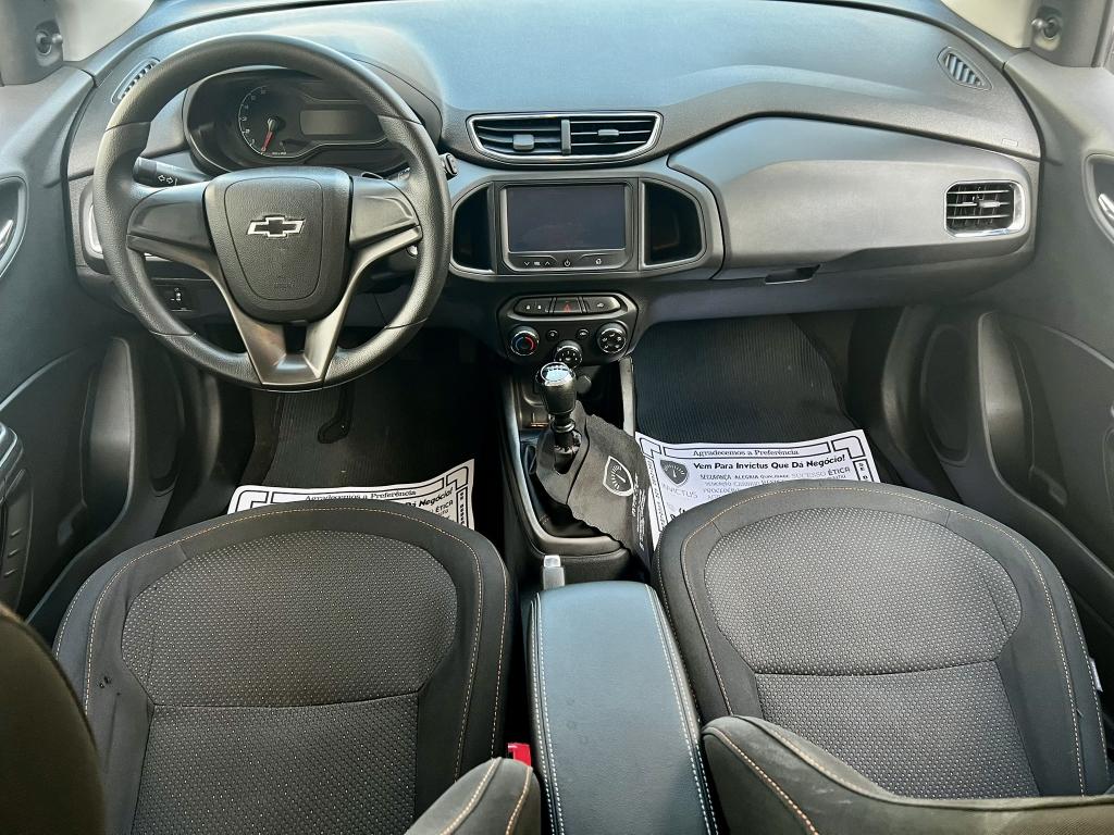 CHEVROLET Onix Hatch - Foto