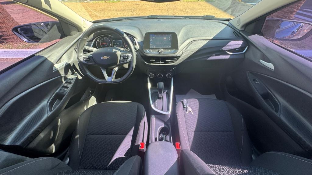 CHEVROLET Onix Hatch - Foto