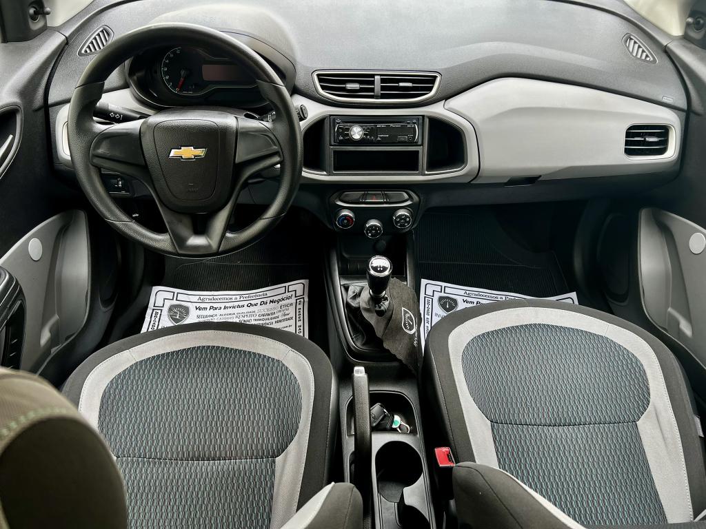 CHEVROLET Onix Hatch - Foto