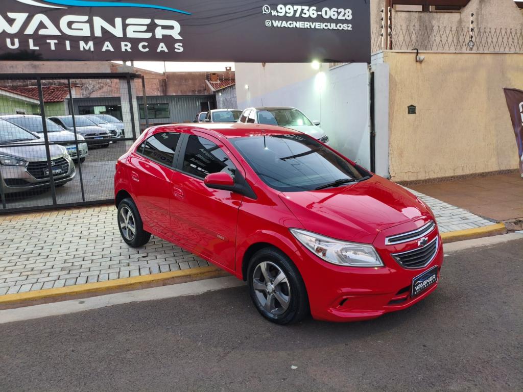 CHEVROLET Onix Hatch - Foto