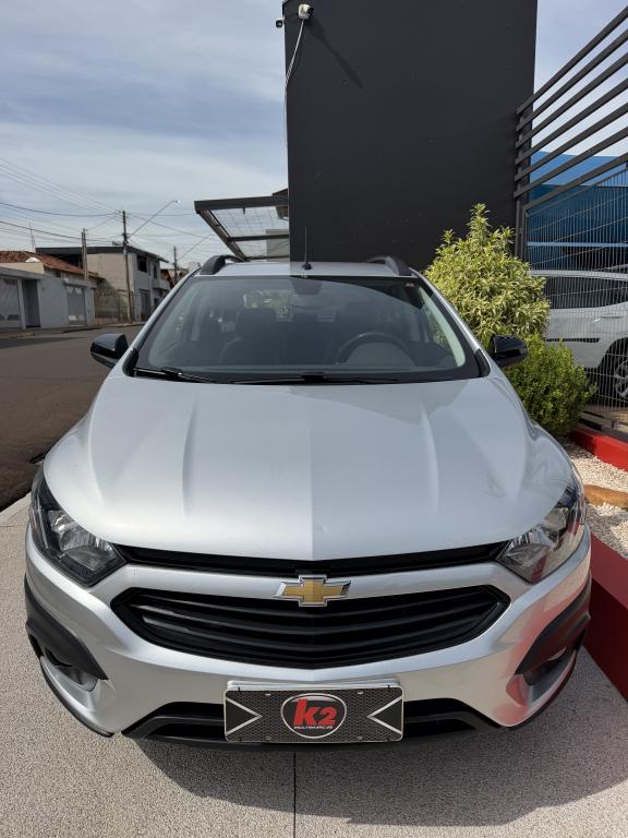 CHEVROLET Onix Hatch - Foto