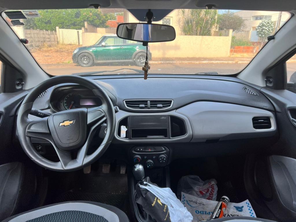CHEVROLET Onix Hatch - Foto