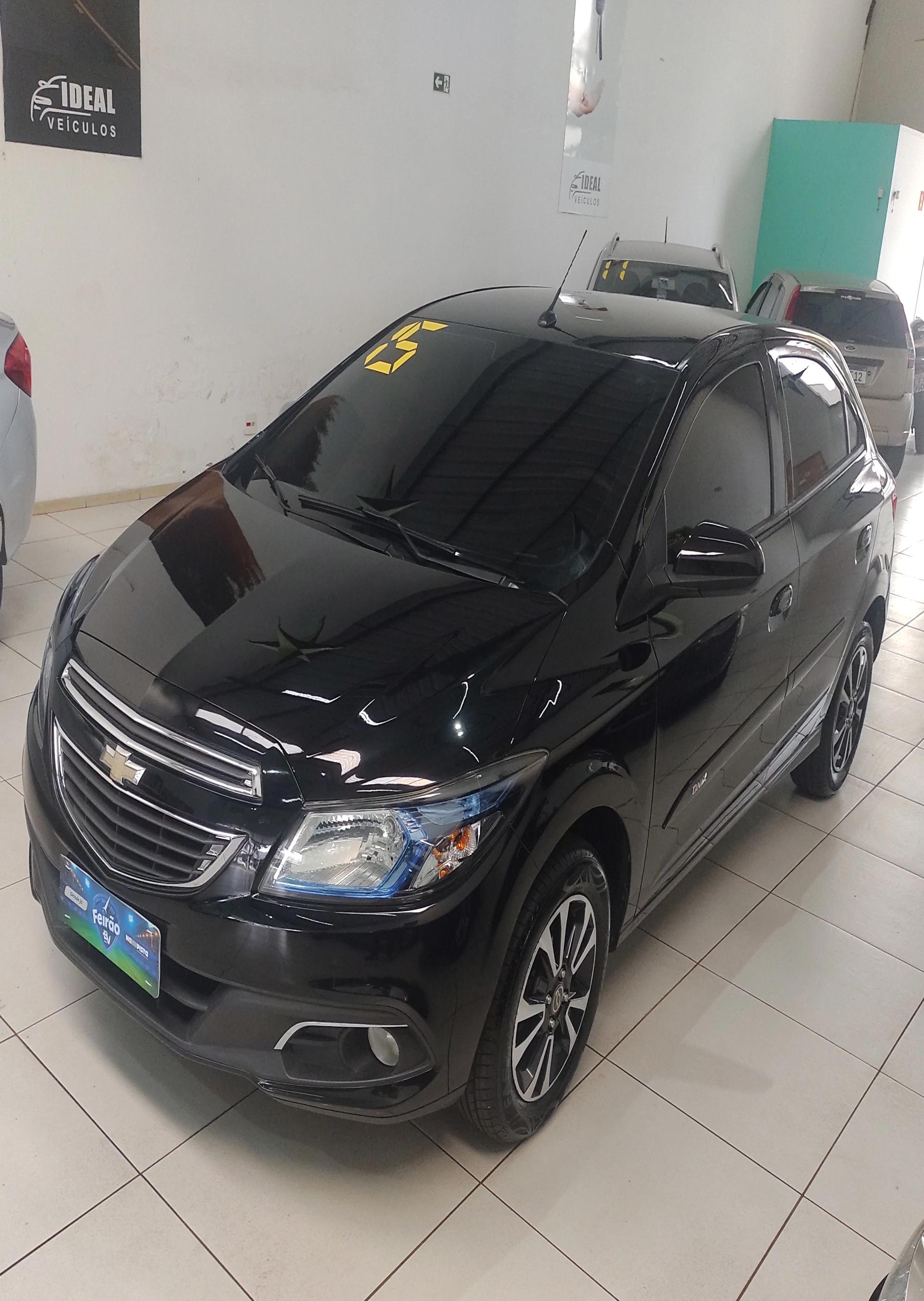 CHEVROLET Onix Hatch - Foto