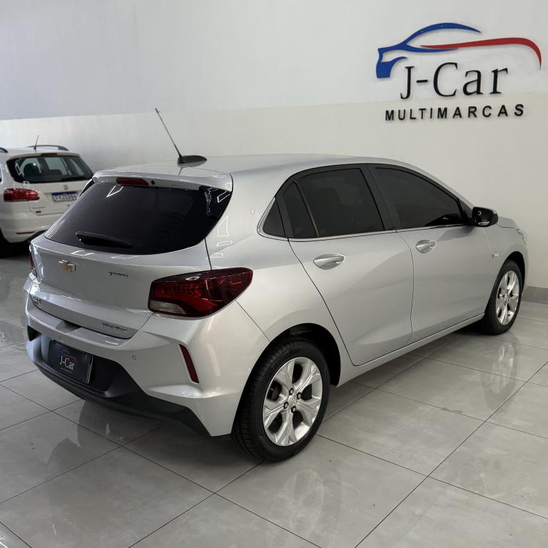 CHEVROLET Onix Hatch - Foto