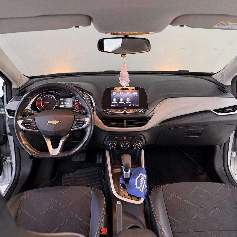 CHEVROLET Onix Hatch - Foto