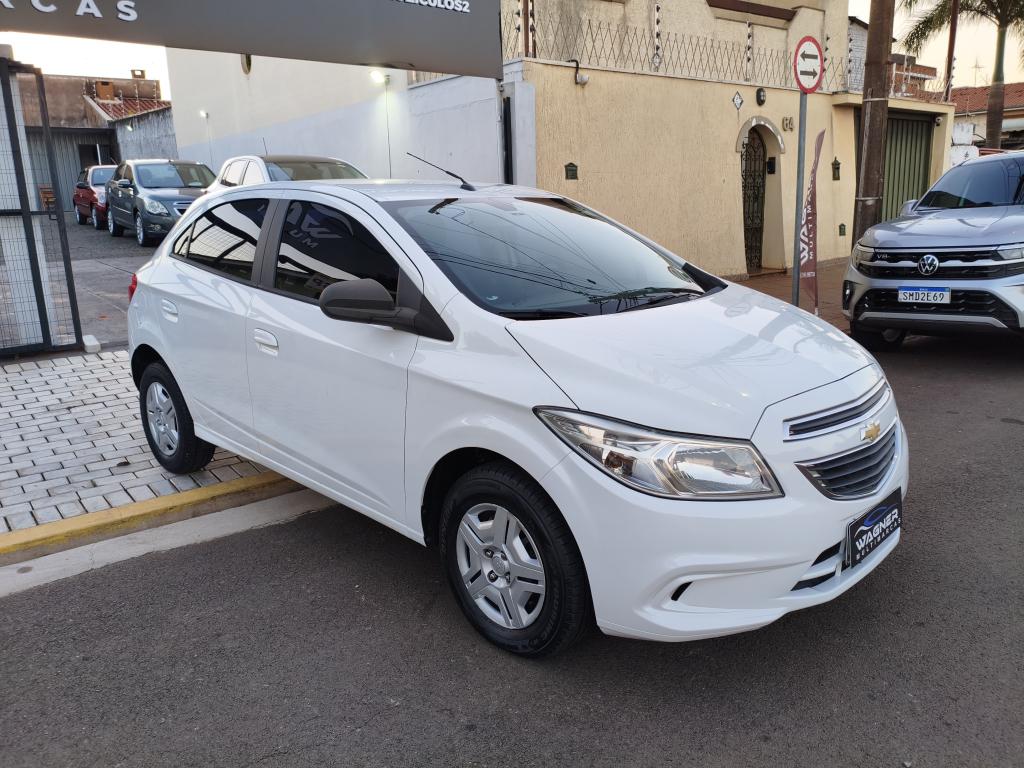 CHEVROLET Onix Hatch - Foto