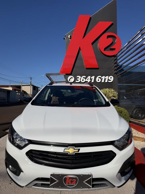 CHEVROLET Onix Hatch - Foto