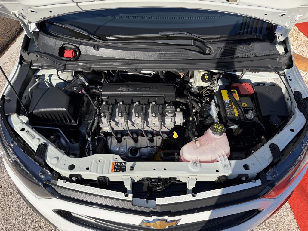 CHEVROLET Onix Hatch - Foto