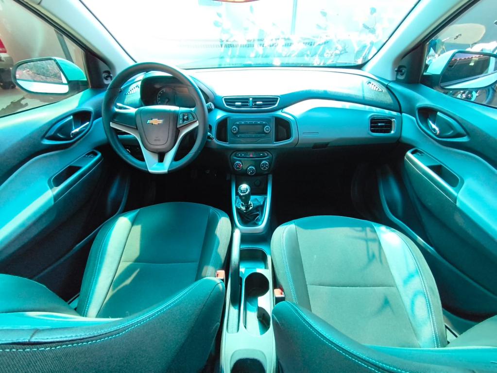 CHEVROLET Onix Hatch - Foto