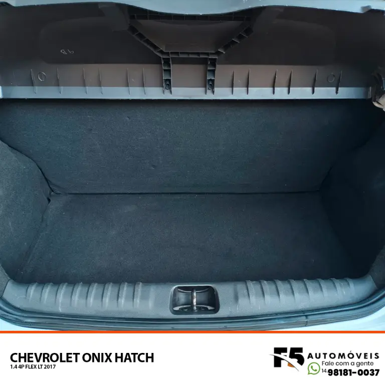 CHEVROLET Onix Hatch - Foto