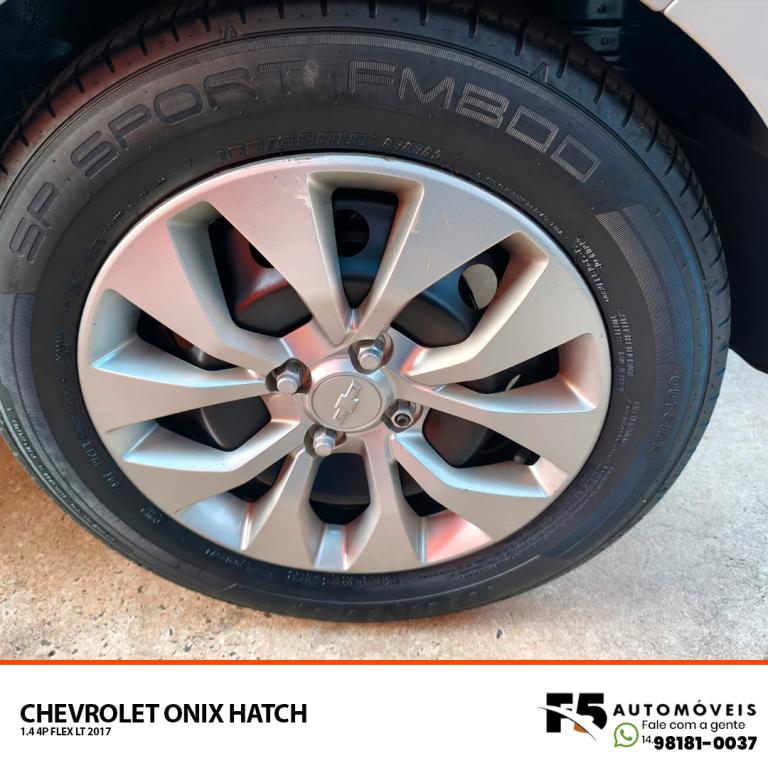CHEVROLET Onix Hatch - Foto
