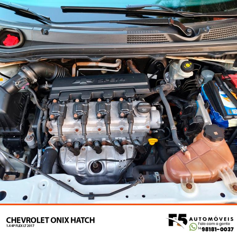 CHEVROLET Onix Hatch - Foto