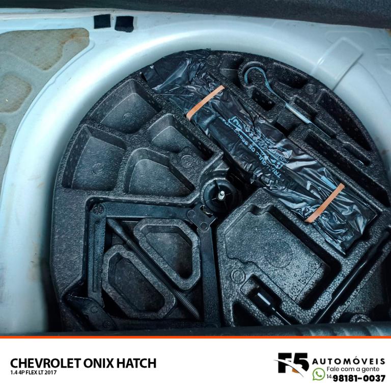 CHEVROLET Onix Hatch - Foto