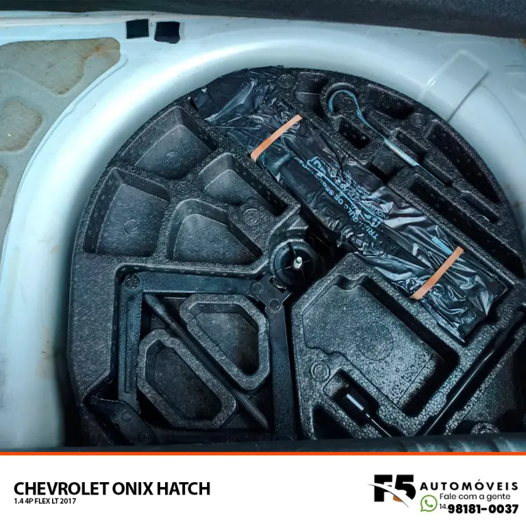 CHEVROLET Onix Hatch - Foto