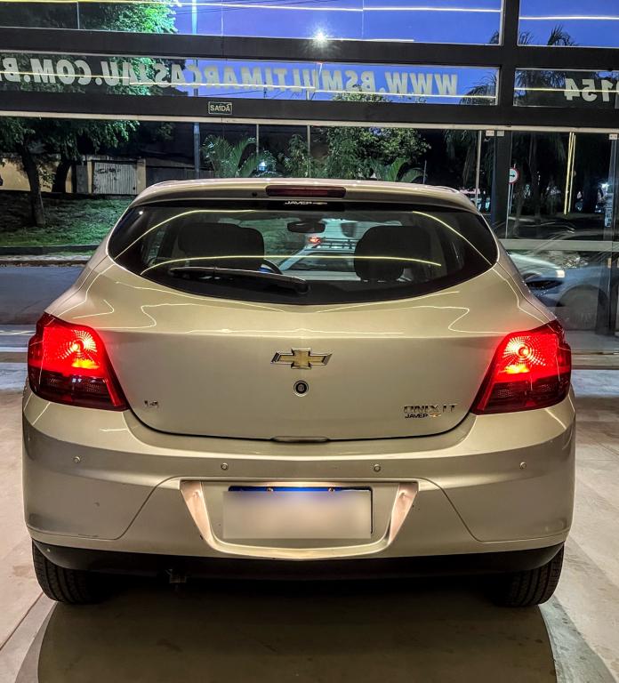 CHEVROLET Onix Hatch - Foto