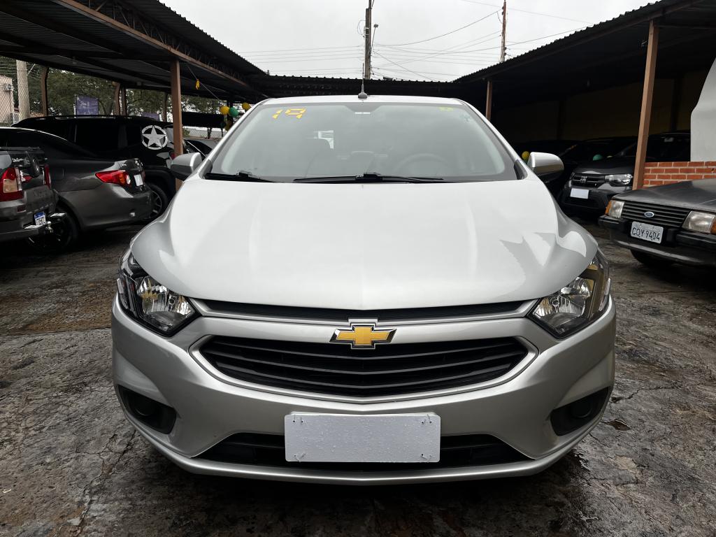 CHEVROLET Onix Hatch - Foto