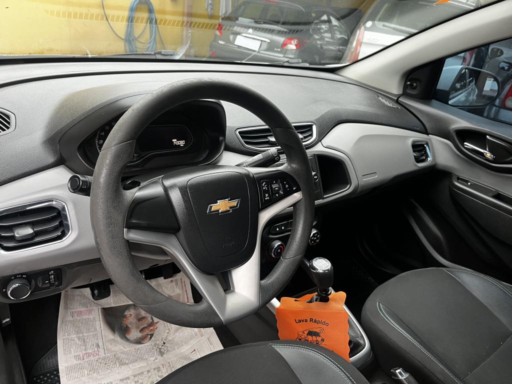CHEVROLET Onix Hatch - Foto