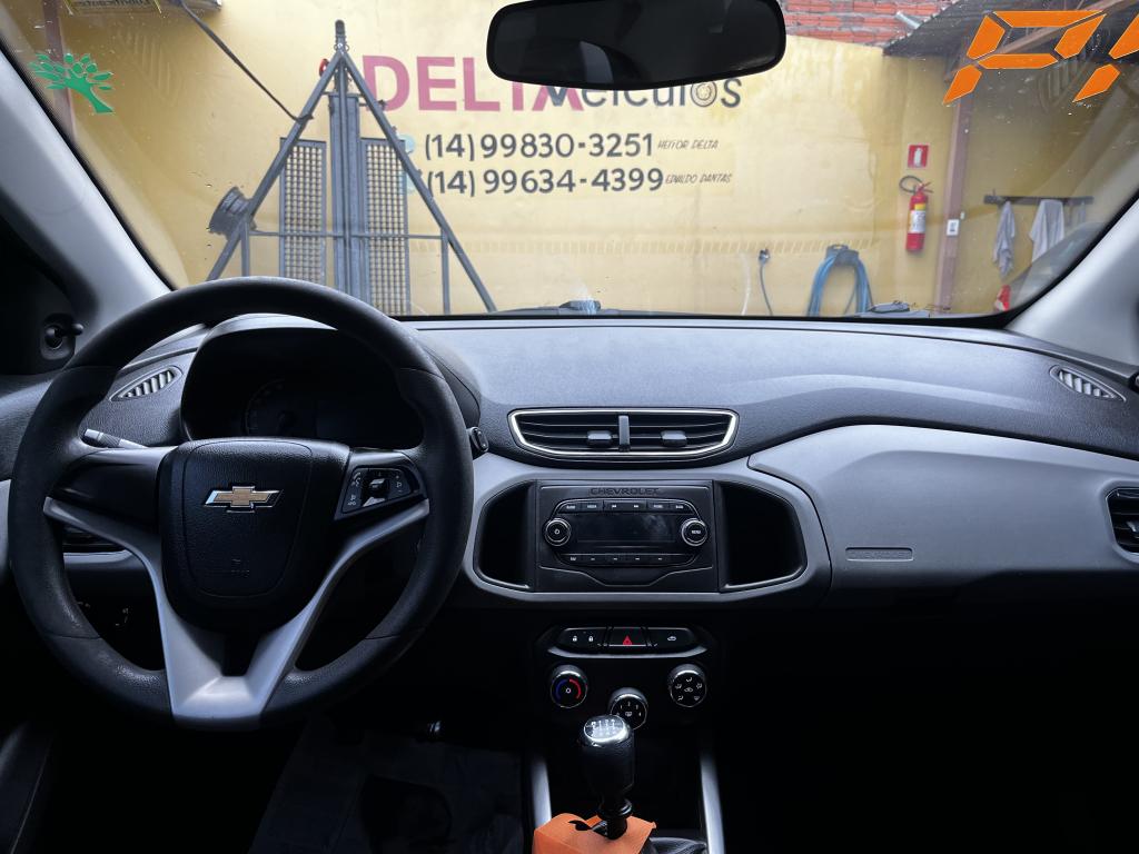 CHEVROLET Onix Hatch - Foto