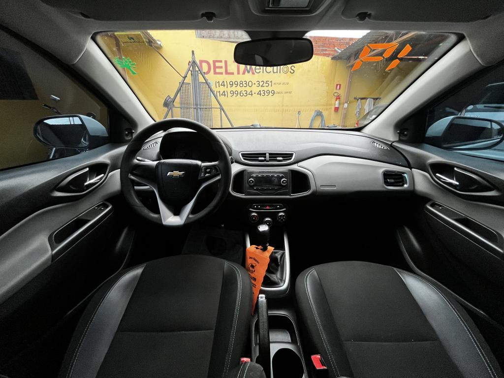 CHEVROLET Onix Hatch - Foto