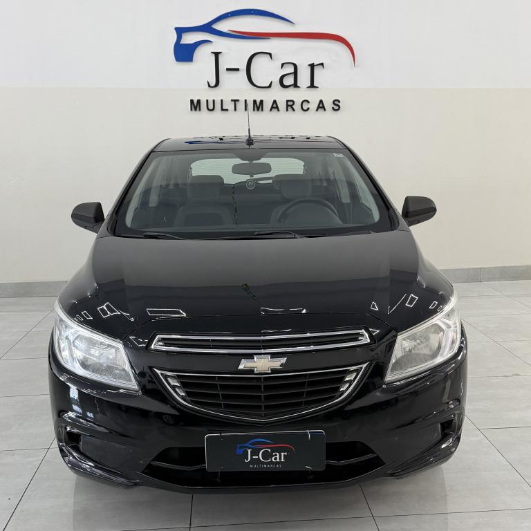 CHEVROLET Onix Hatch - Foto