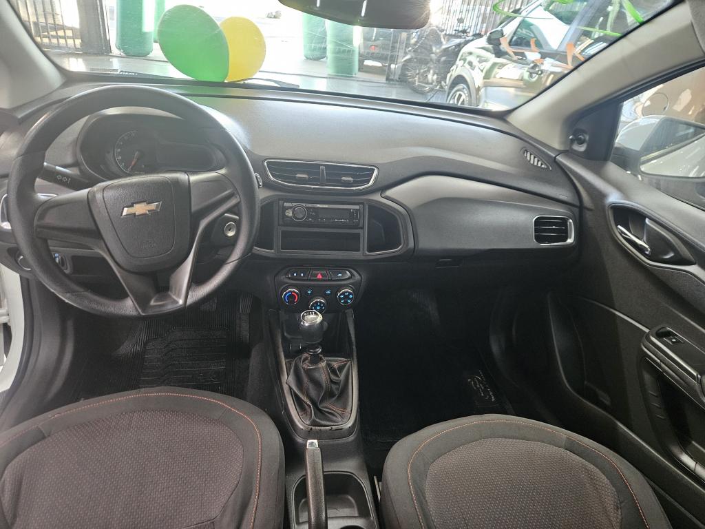 CHEVROLET Onix Hatch - Foto