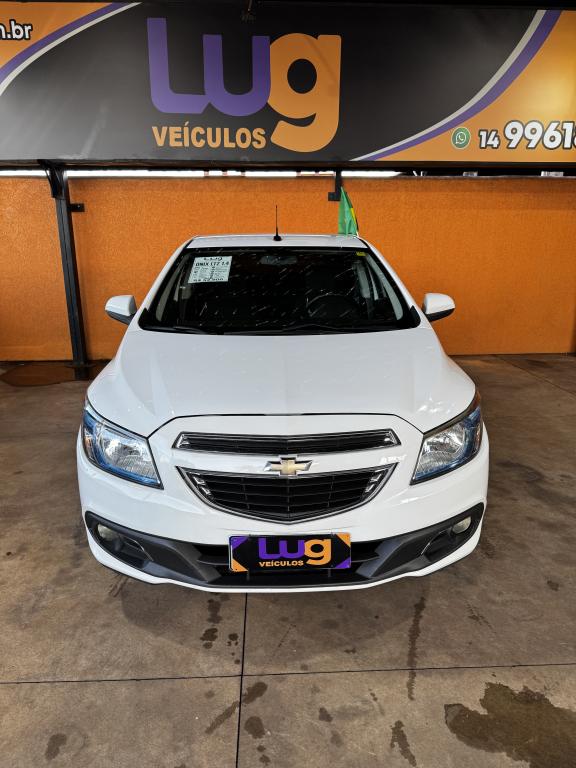 CHEVROLET Onix Hatch - Foto
