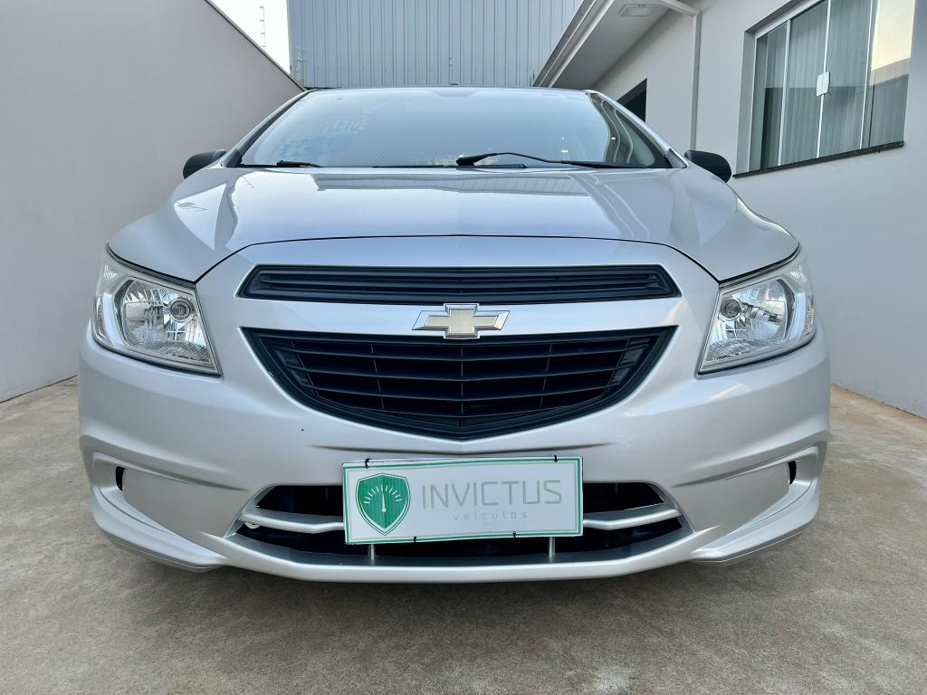 CHEVROLET Onix Hatch - Foto