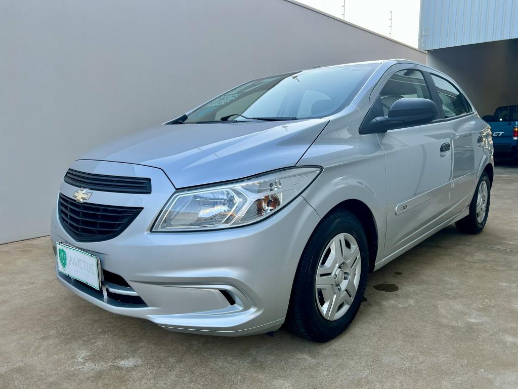 CHEVROLET Onix Hatch - Foto