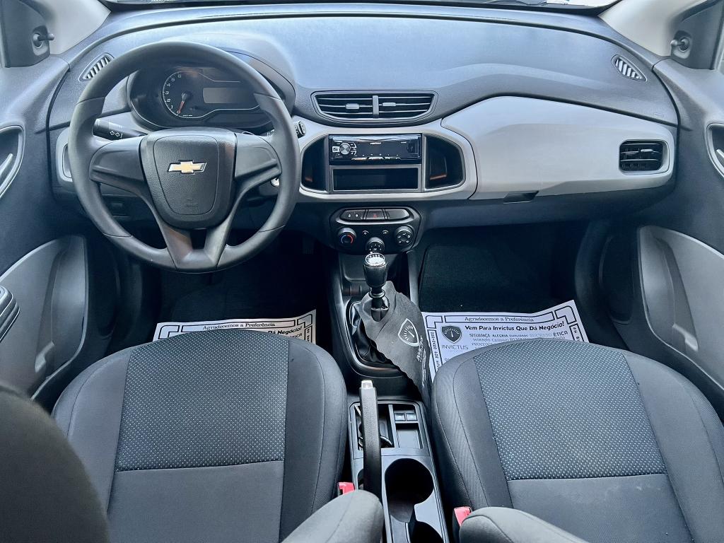 CHEVROLET Onix Hatch - Foto