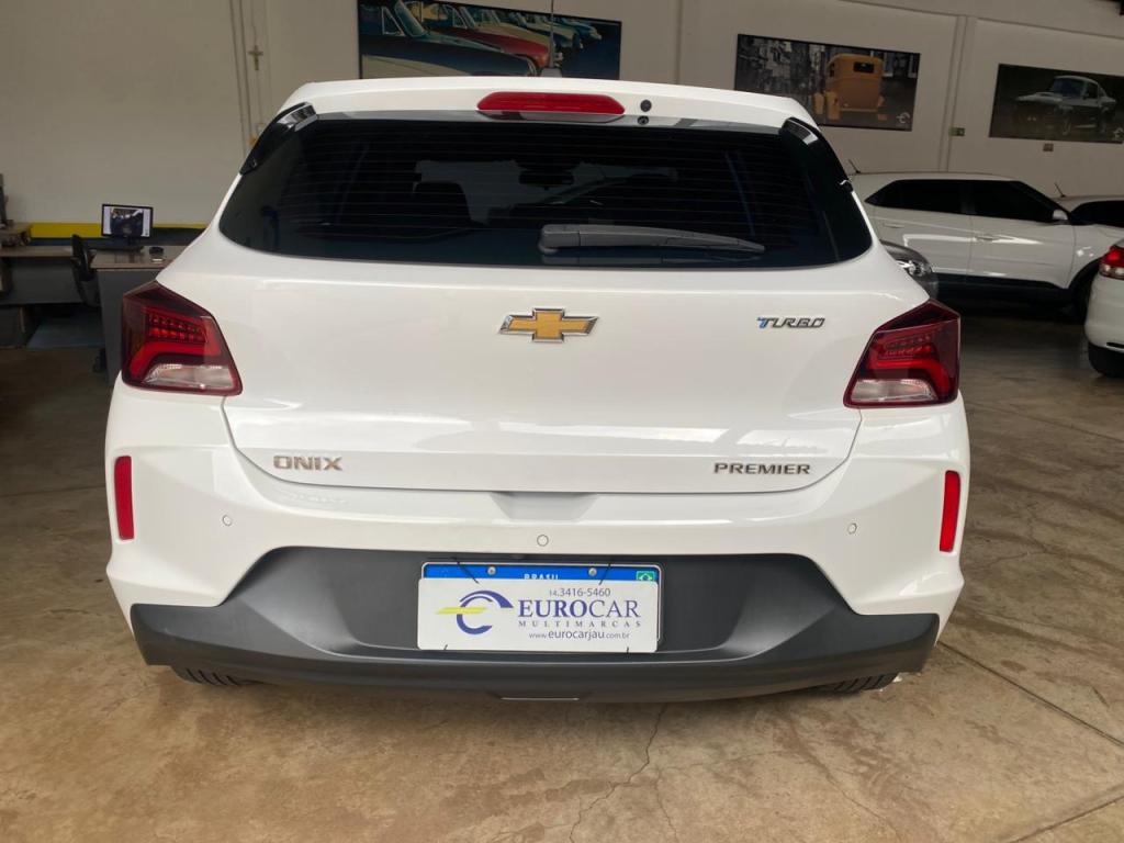 CHEVROLET Onix Hatch - Foto