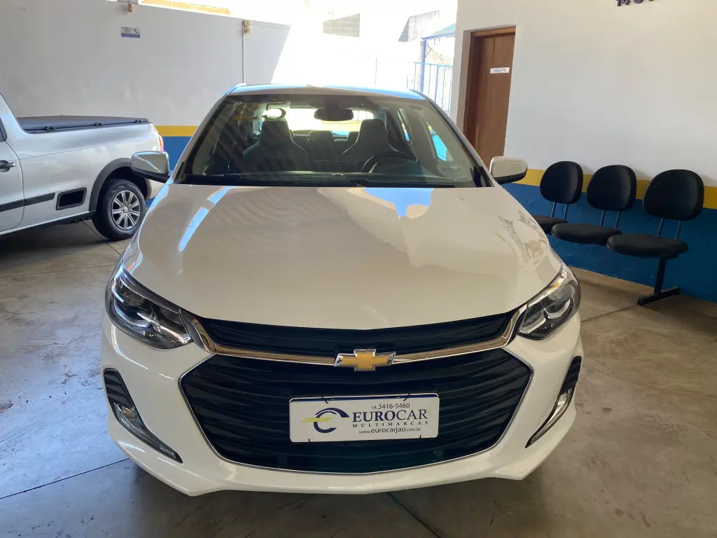 CHEVROLET Onix Hatch - Foto