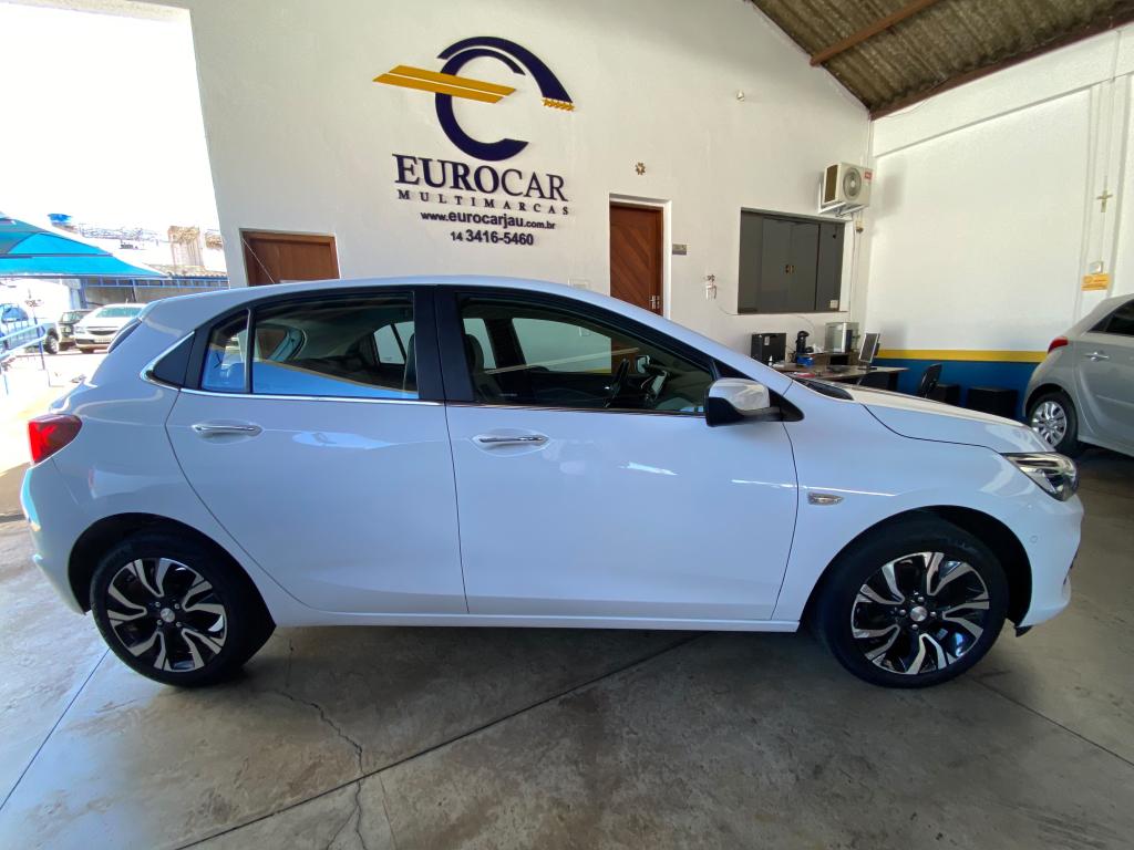 CHEVROLET Onix Hatch - Foto