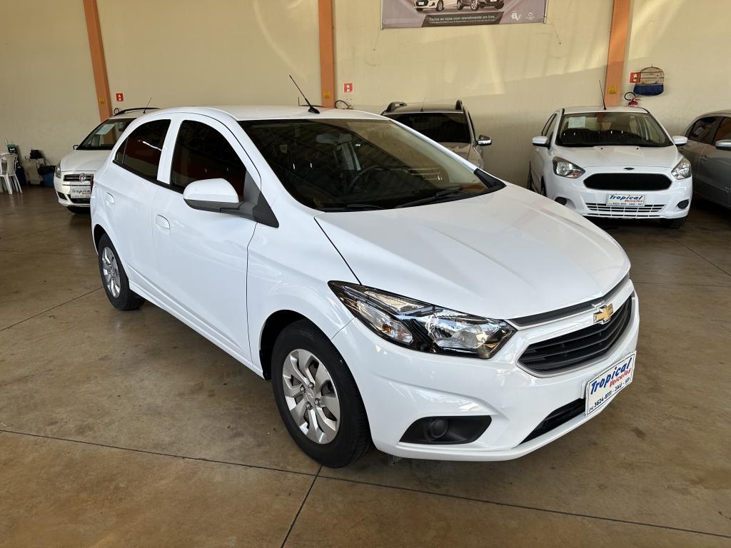 CHEVROLET Onix Hatch - Foto