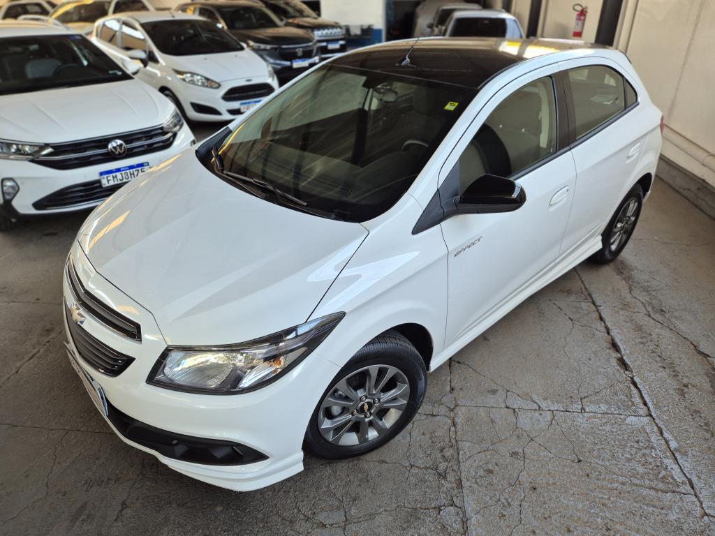 CHEVROLET Onix Hatch - Foto