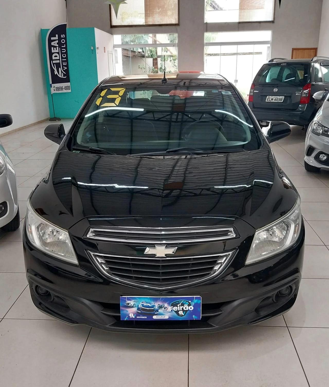 CHEVROLET Onix Hatch - Foto