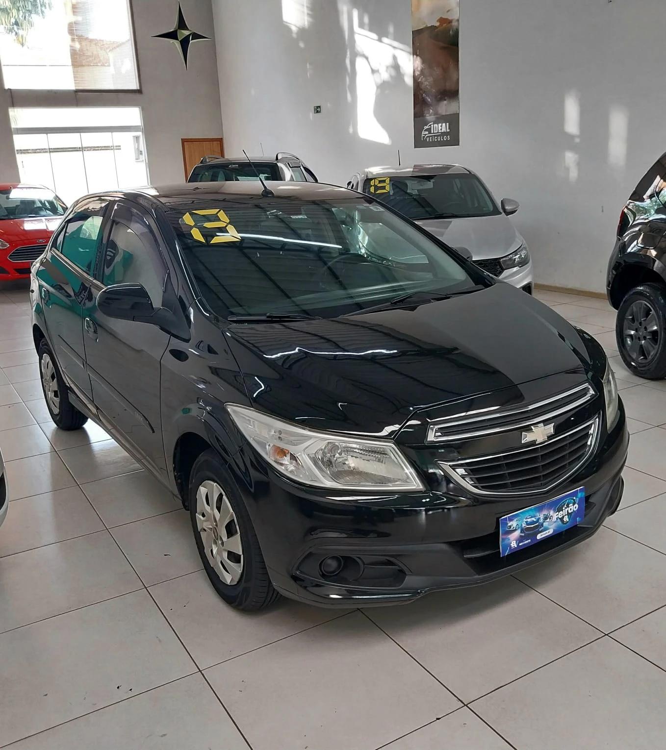 CHEVROLET Onix Hatch - Foto