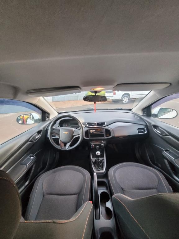 CHEVROLET Onix Hatch - Foto