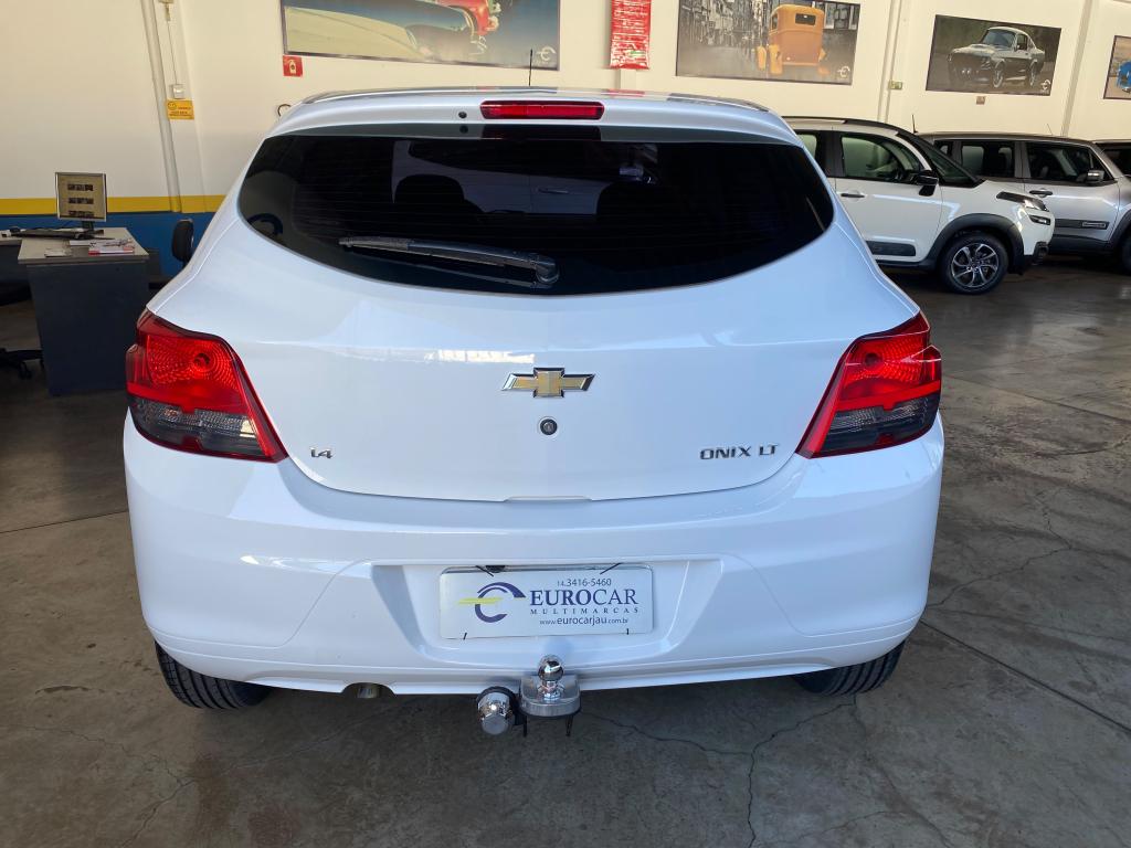 CHEVROLET Onix Hatch - Foto