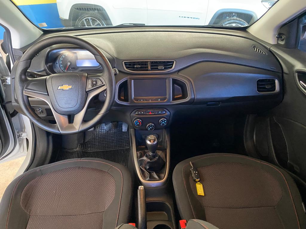 CHEVROLET Onix Hatch - Foto