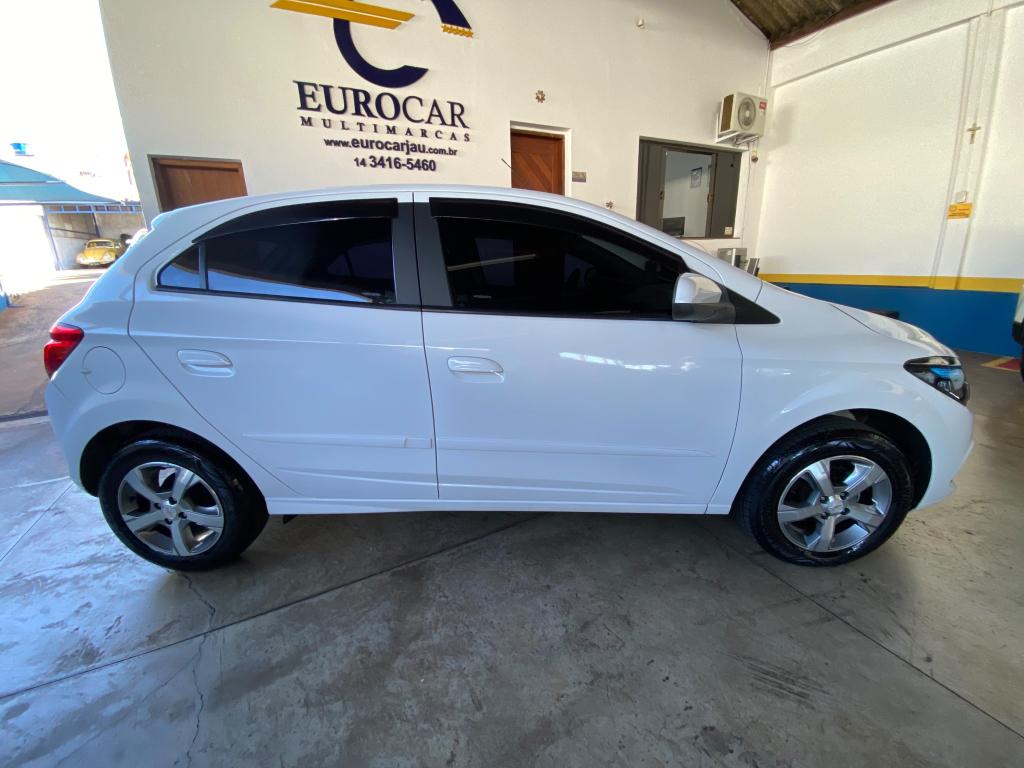 CHEVROLET Onix Hatch - Foto