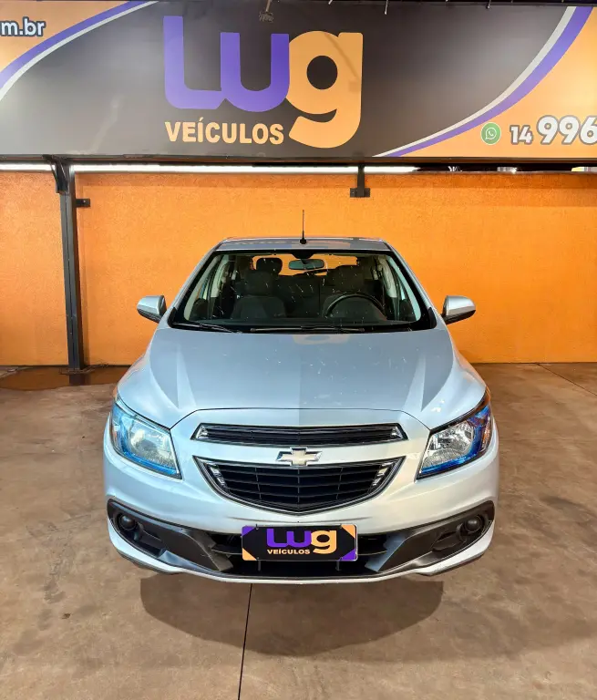 CHEVROLET Onix Hatch - Foto